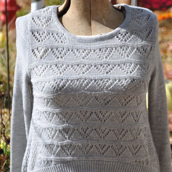 2/$12 Apt 9 Gray Sweater BUNDLE ONLY - Picture 2 of 7